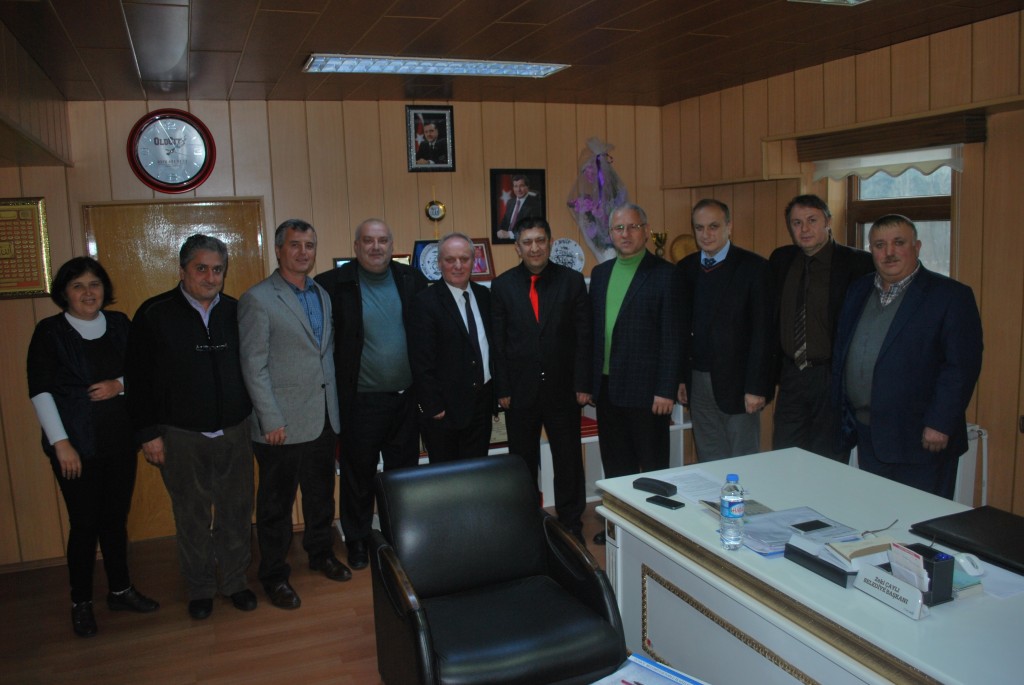 YENİCE BELEDİYESİ’NDE TOPLU İŞ SÖZLEŞME SEVİNCİ