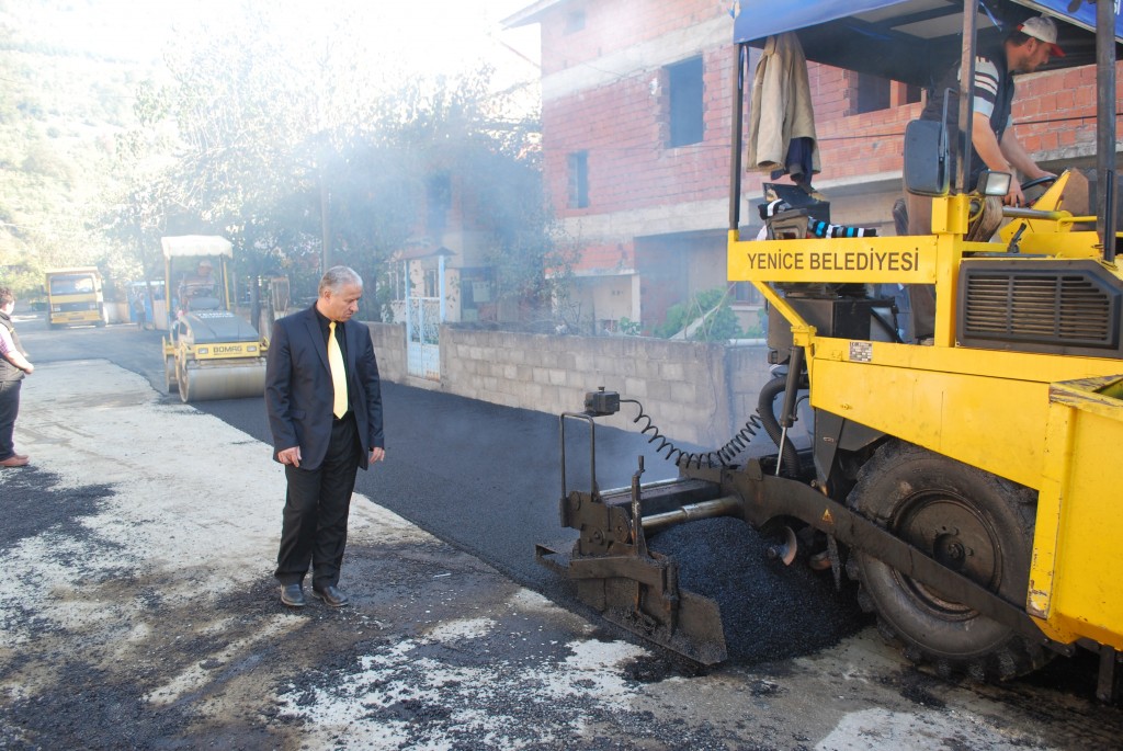 Belediye 2016 yılında 6000 ton  asfalt dökecek
