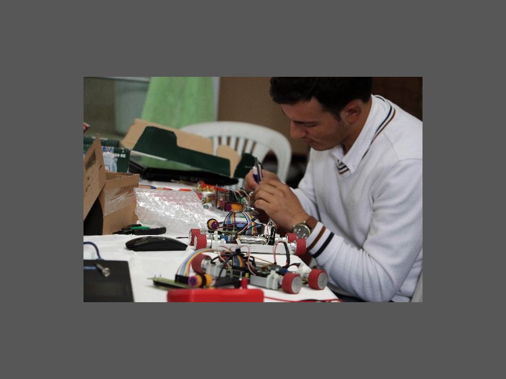 Kbü’de ’üçüncü Ulusal Saf-run Robot Yarışması’
