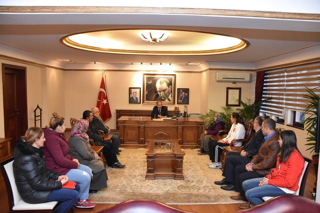 vali-aktas-avrupa-sampiyonu-elif-guneriyi-kabul-etti