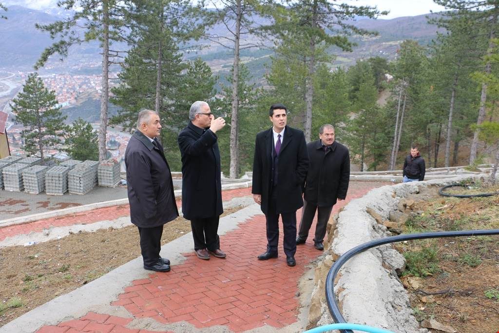 Kaymakam Demirel seyir terasını gezdi